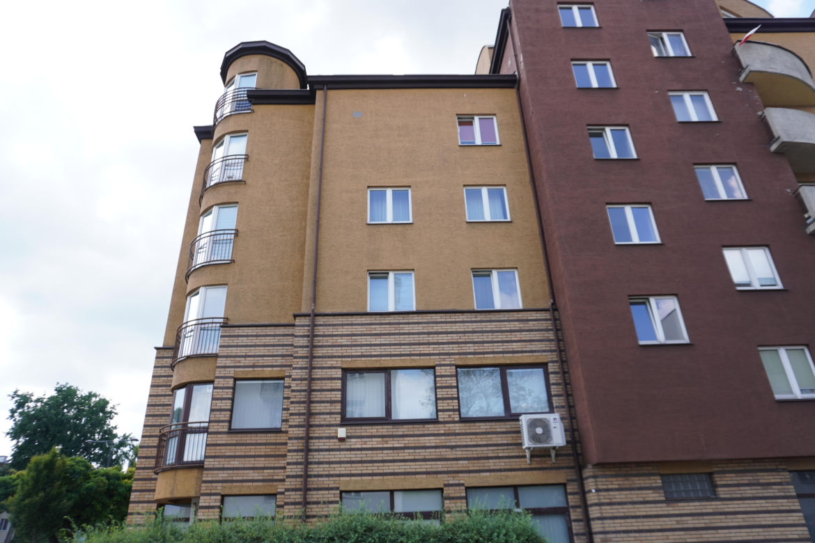 Blok z Na Wspólnej przy ul. Szlenkierów 1 na Woli
