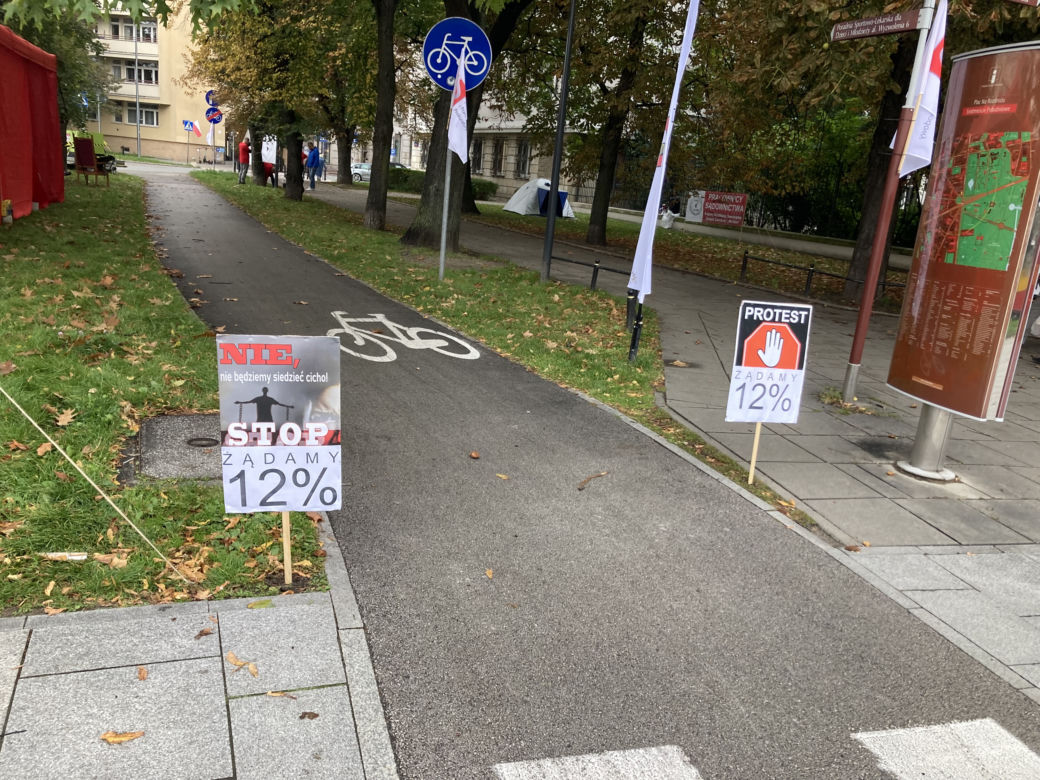 Protest pracowników sądownictwa: Tak wygląda czerwone miasteczko w Warszawie
