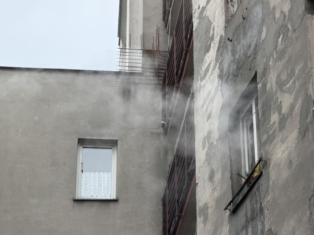 Tragiczny pożar na Pradze-Północ. Zwęglone zwłoki w mieszkaniu. Dwie osoby ranne w tym dziecko