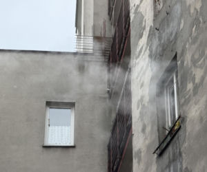 Tragiczny pożar na Pradze-Północ. Zwęglone zwłoki w mieszkaniu. Dwie osoby ranne w tym dziecko