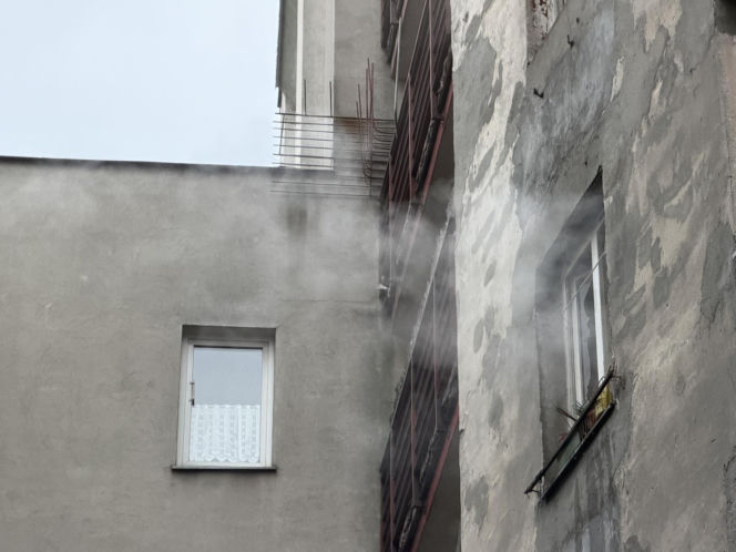 Tragiczny pożar na Pradze-Północ. Zwęglone zwłoki w mieszkaniu. Dwie osoby ranne w tym dziecko