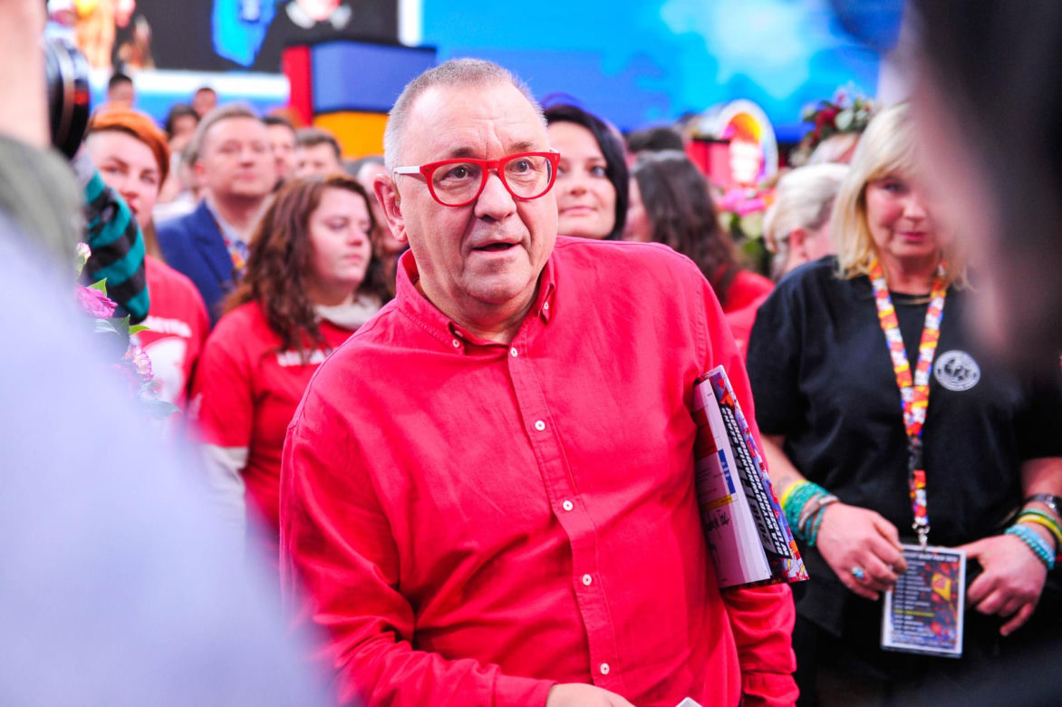 Jerzy Owsiak na przestrzeni lat. Tak zmieniał się jego charakterystyczny wizerunek