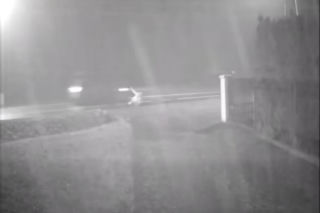 Dramat pod Krakowem. Seniorka czołgała się po jezdni, minęło ją kilkanaście samochodów