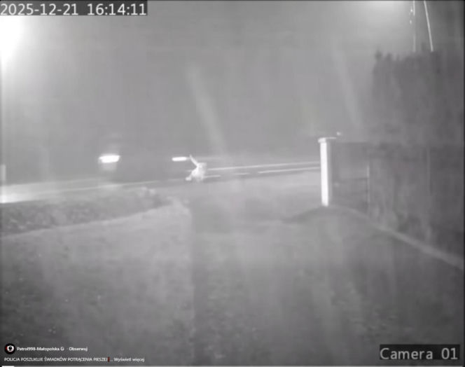 Dramat pod Krakowem. Seniorka czołgała się po jezdni, minęło ją kilkanaście samochodów