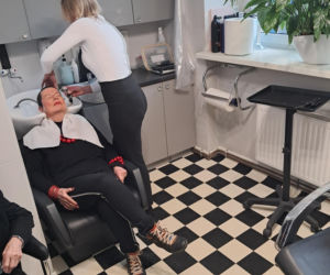 Joanna Senyszyn u fryzjera