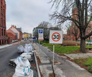 Bydgoszcz: Trwa rozbudowa ulicy Kujawskiej. Kiedy będzie otwarty Pl. Kościeleckich?