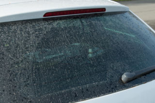 Pył z Sahary na autach