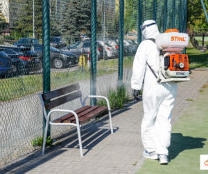 Bełchatów: Dezynfekcja obiektów sportowych. Siłownie, boiska wszysto spryskano dezynfekatorem 