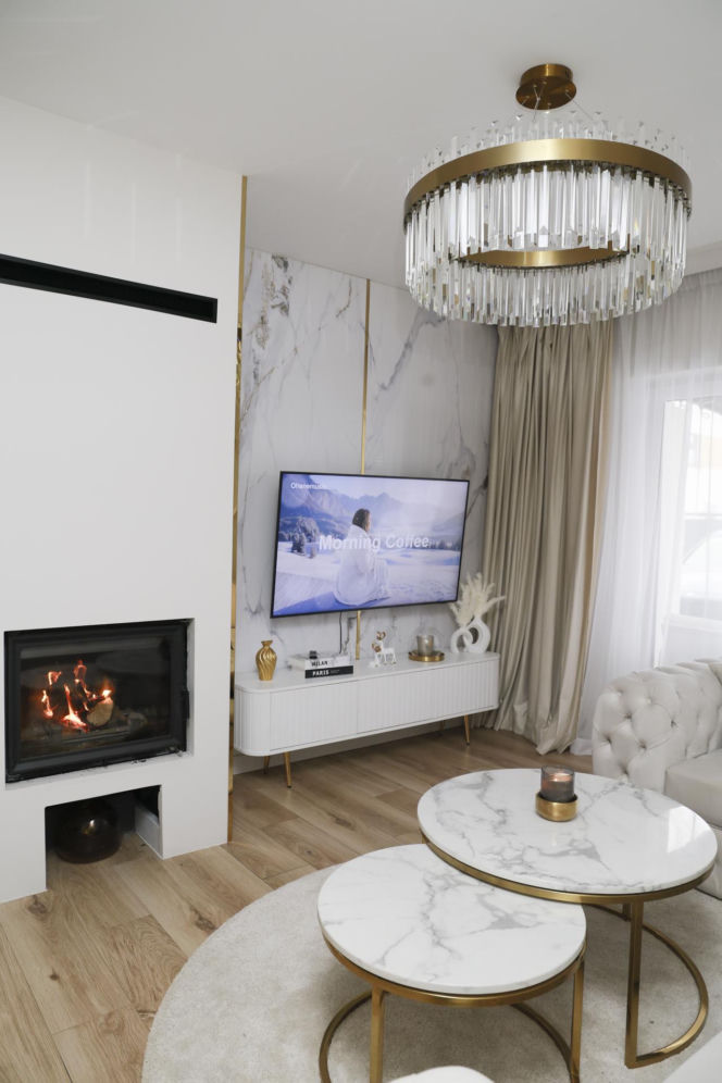 Lata temu wygrała "Projekt Lady", teraz pokazała jak mieszka! Biel i złoto biją po oczach