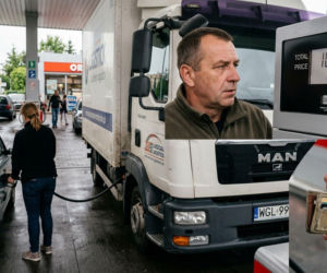 Zła wiadomość dla kierowców. Rząd kończy obniżkę akcyzy