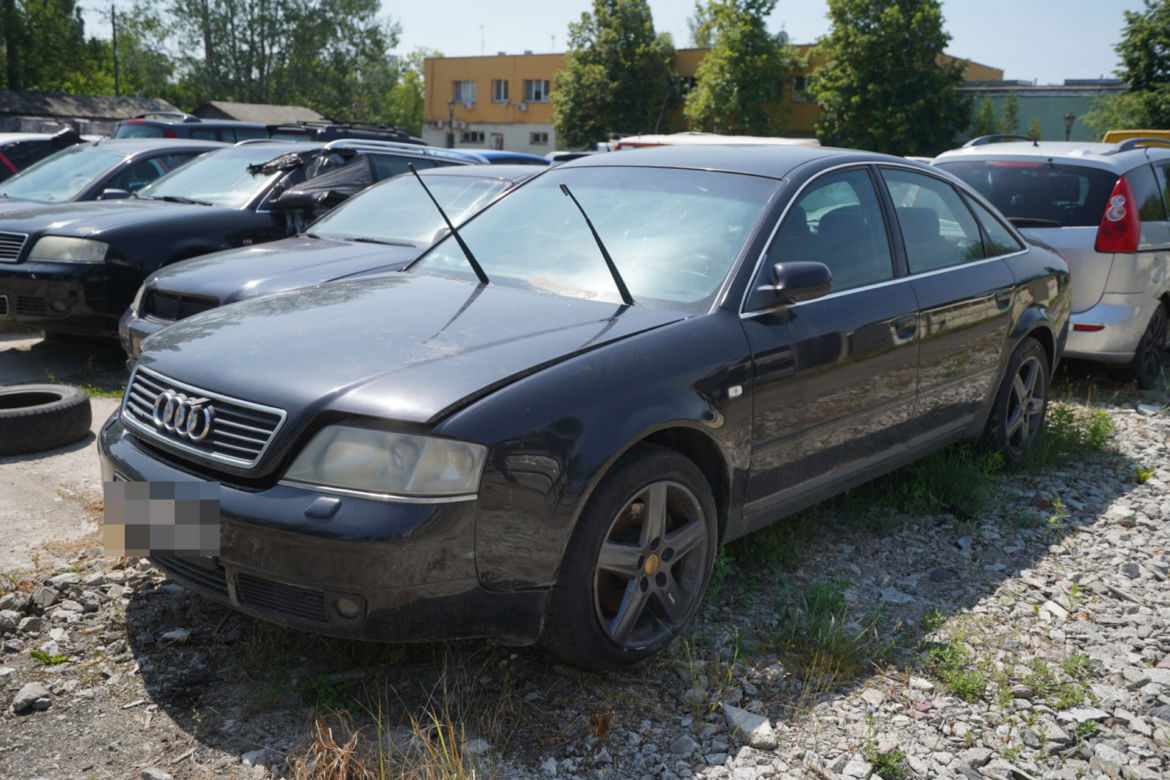 Warszawski ZDM licytuje samochody z ulicy! W ofercie są prawdziwe perełki