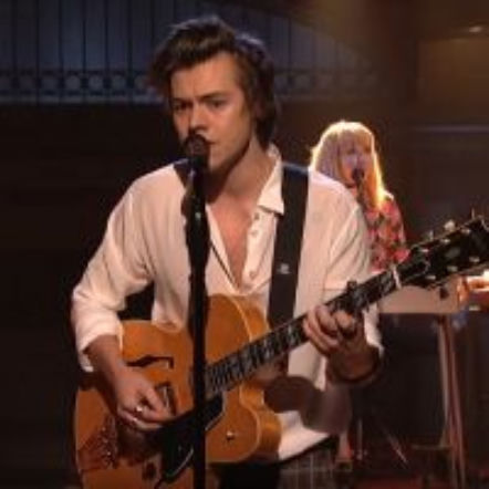 Harry Styles - nowe piosenki 2017 w Saturday Night Live [VIDEO] 