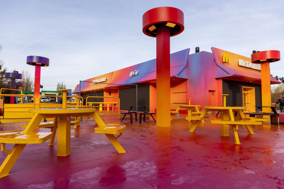 Taki widok na premierze Burgera Drwala w McDonalds. Wielkie zaskoczenie.