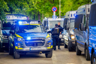 37-latek zmarł po policyjnej interwencji w Warszawie. Przed śmiercią uciekł z mieszkania przez okno