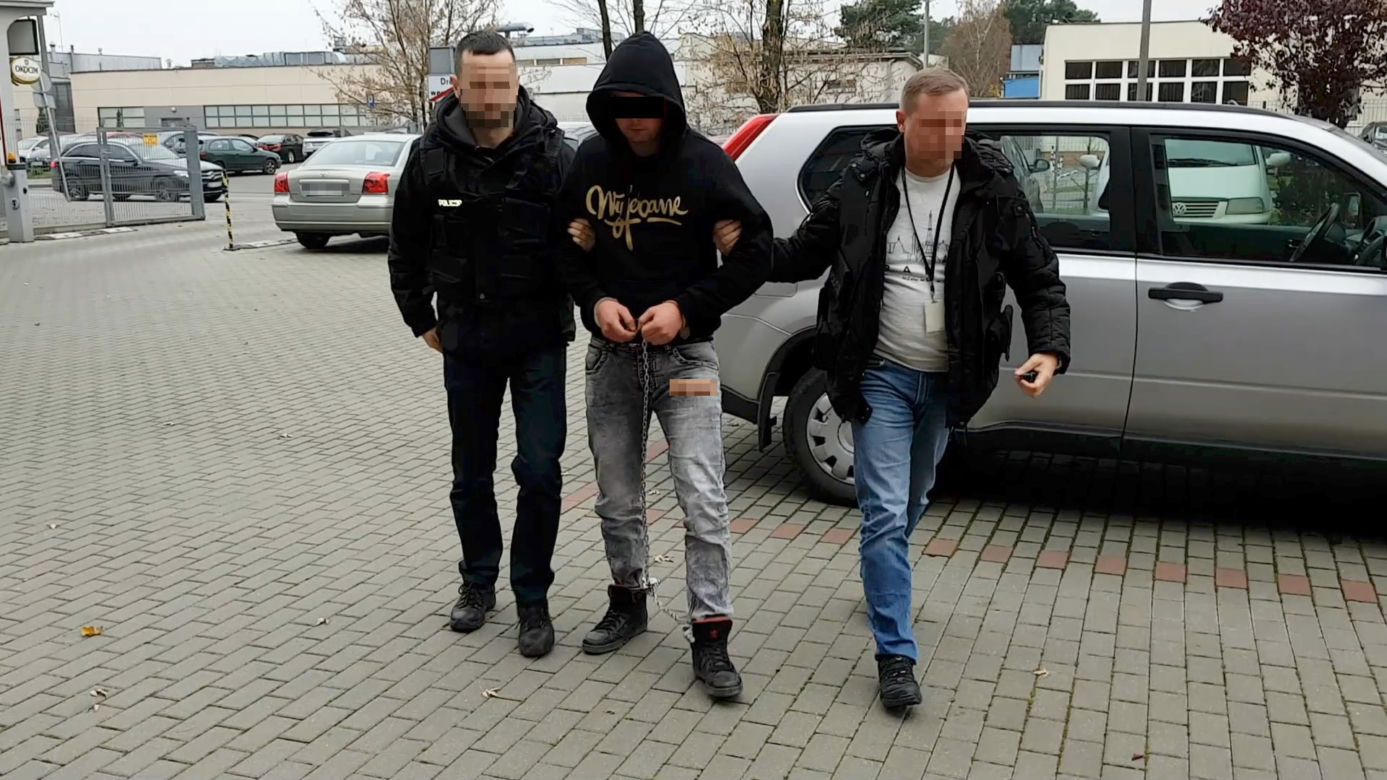 Usiłowali wysadzić bankomaty i dostać się do „kasy” [ZDJĘCIA, WIDEO]