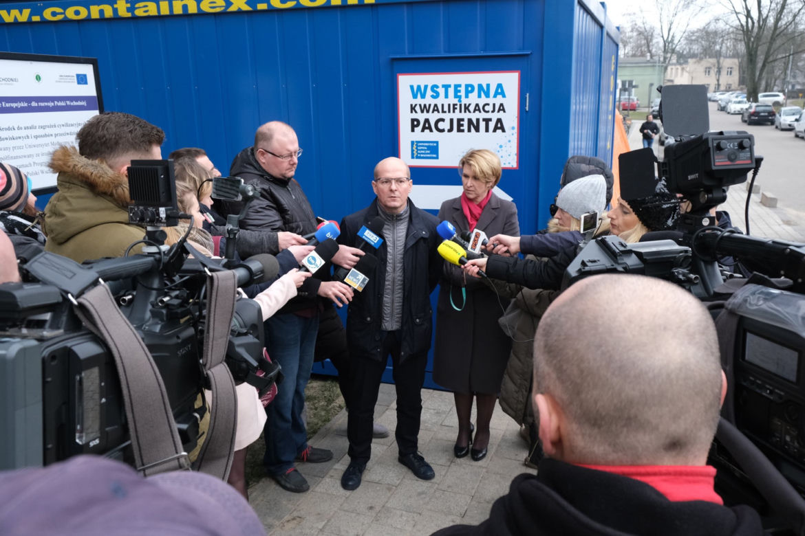 Kontenery przy USK w Białymstoku. Jak wyglądają badania?