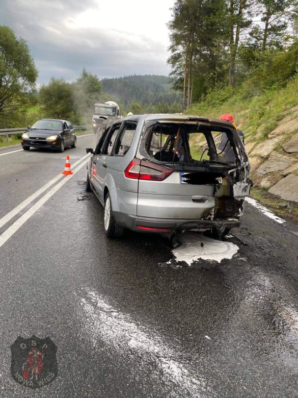 Roztoka Wielka. Ford płonął jak pochodnia! Zostały z niego zgliszcza
