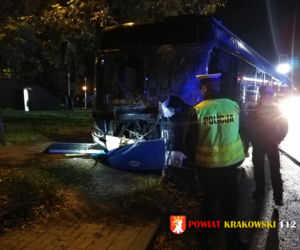 Autobus zderzył się z tirem