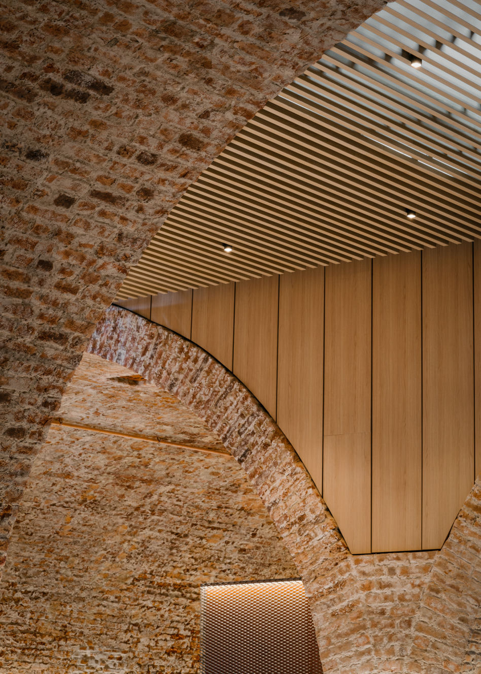 Food Hall na terenie Browarów Warszawskich 