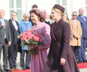 Wizyta pary królewskiej w Polsce. Marta Nawrocka i królowa Sylwia ubrały się, jakby były umówione. Postawiły na total look