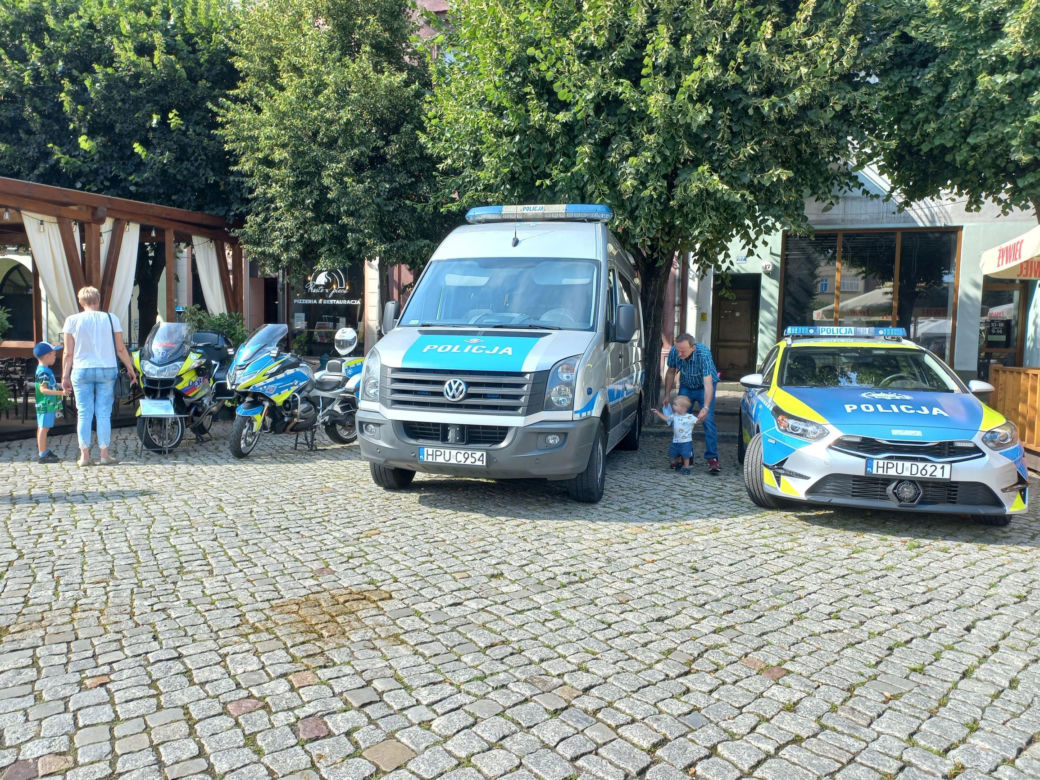 Trwają obchody Święta Policji w Lesznie. Świętują policjanci i policjantki