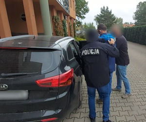 Tomaszów Mazowiecki. Miał zakaz, ale wsiadł za kółko i zabił człowieka. Uciekł do stodoły znajomego! [ZDJĘCIA]