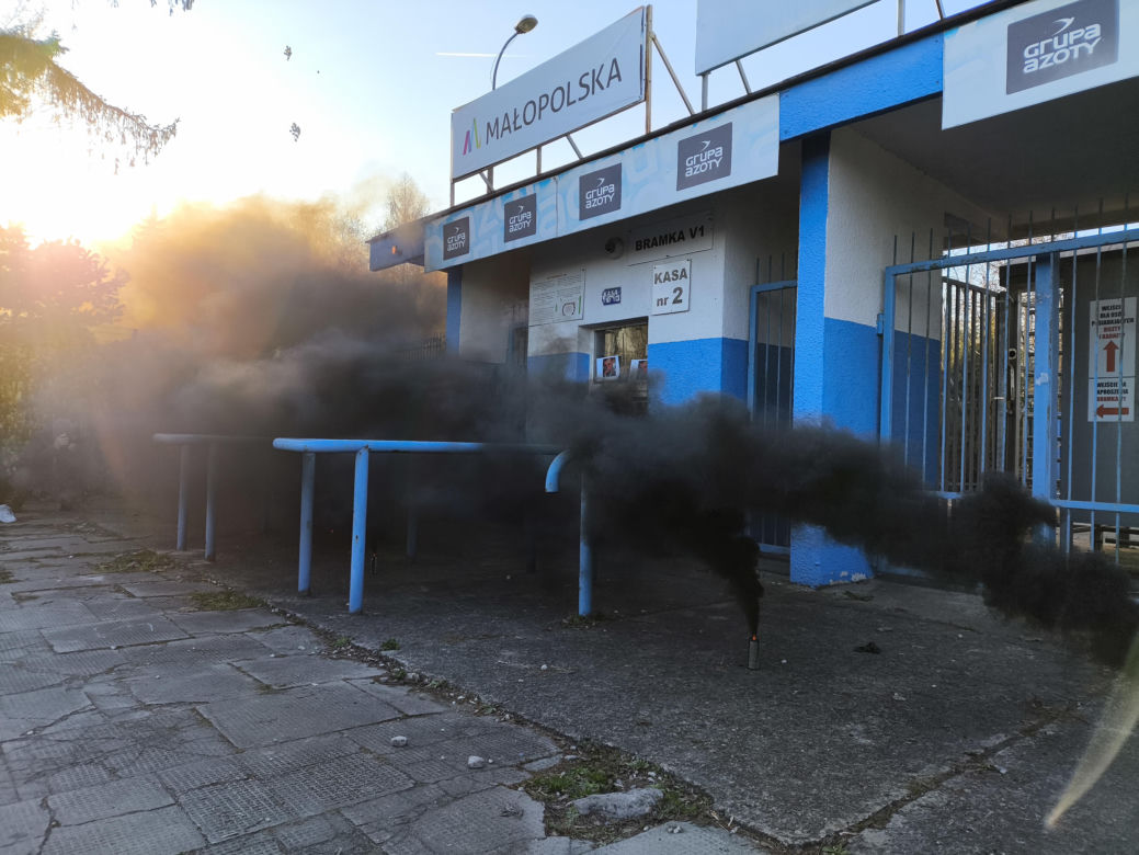 Smutny dzień dla tarnowskiego żużla. Kibice żegnają Unię Tarnów