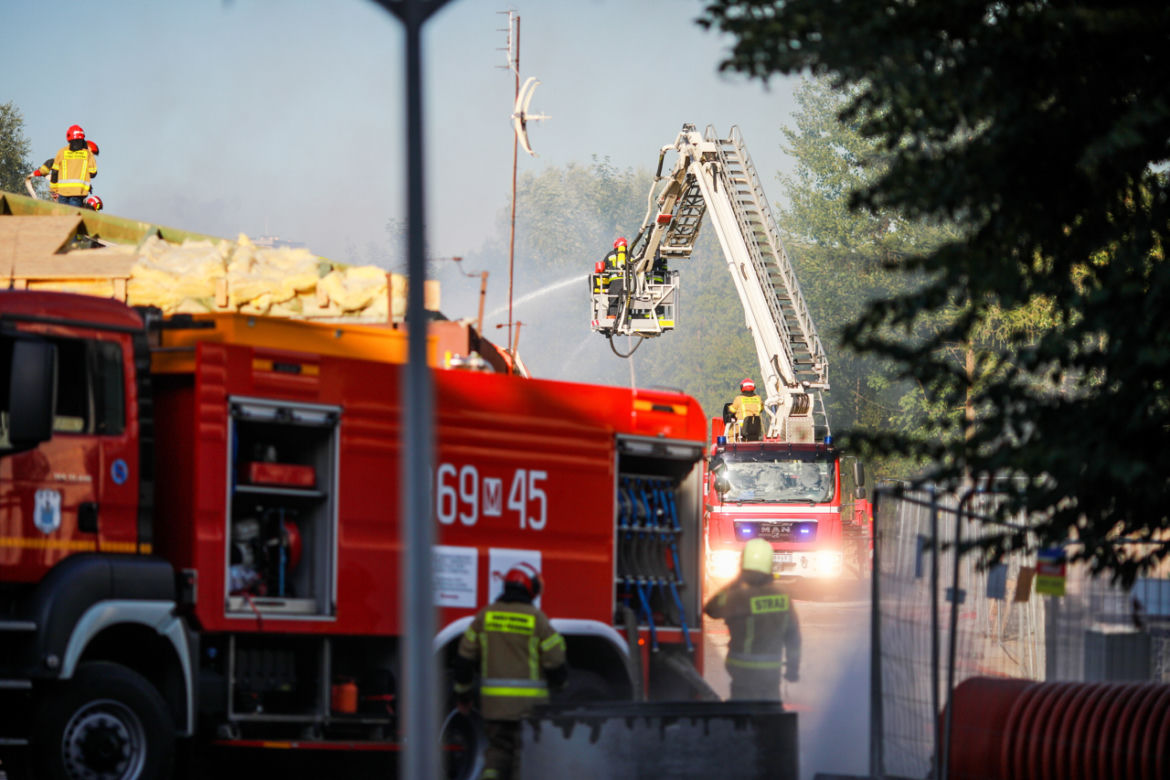 Płock. Ogromny pożar szpitala wojewódzkiego! Kłęby dymu nad placówką [ZDJĘCIA]