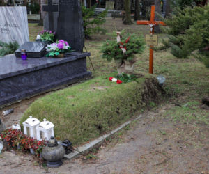 Tak wygląda grób Jana Lityńskiego w pierwszą rocznicę śmierci 