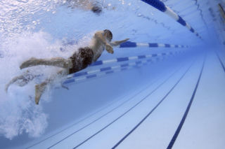 Skażony basen w Tarnowie był otwarty dla klientów. Laboratorium pomyliło próbki