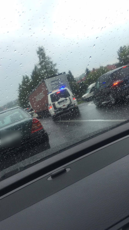 Wypadek na Zakopiance w Mogilanach: Tworzą się korki! [ZDJĘCIA]