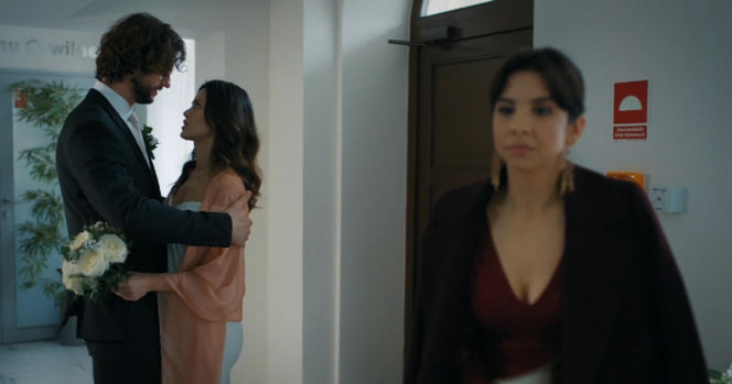 M jak miłość odc. 1924. Kasia (Paulina Lasota), Aneta (Ilona Janyst), Mariusz (Mateusz Mosiewicz)