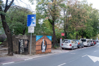 Namalował mural na schronie 