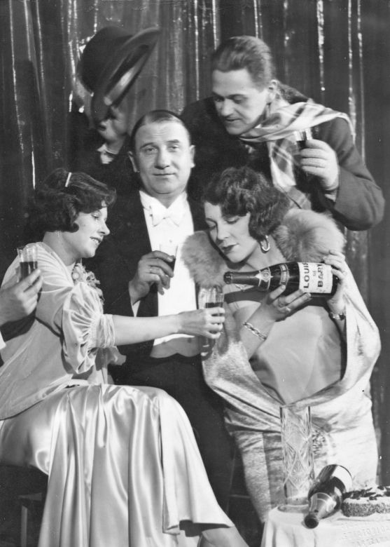 Gwiazdy kina i kabaretu (od lewej): Zula Pogorzelska, Władysław Walter, Janina Sokołowska, Eugeniusz Bodo,1931.