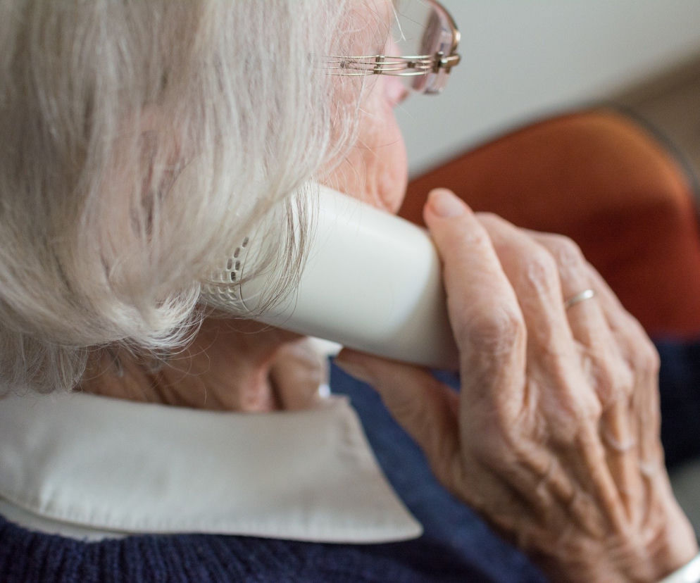 Seniorka telefon