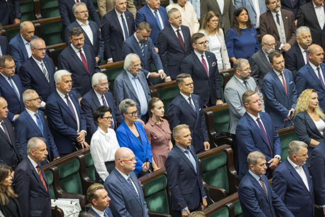 Powakacyjna rewia mody w Sejmie
