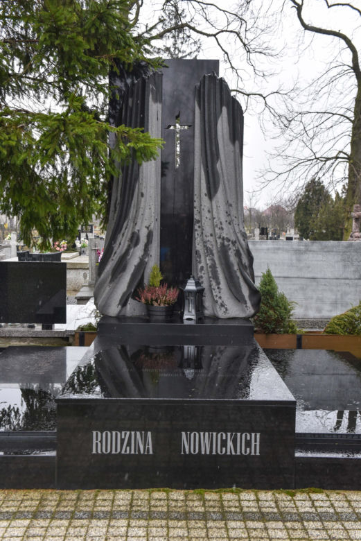 Grób Nowickich