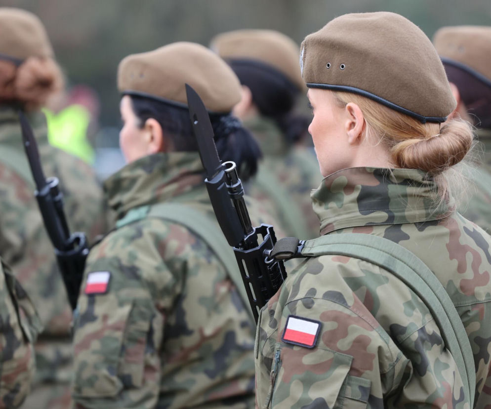 Kwalifikacja wojskowa dla kobiet. Co czeka tysiące 19-latek? To nie jest pobór
