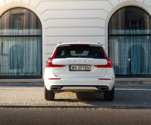 Volvo XC60 B4 Mild Hybrid FWD AT8 Momentum
