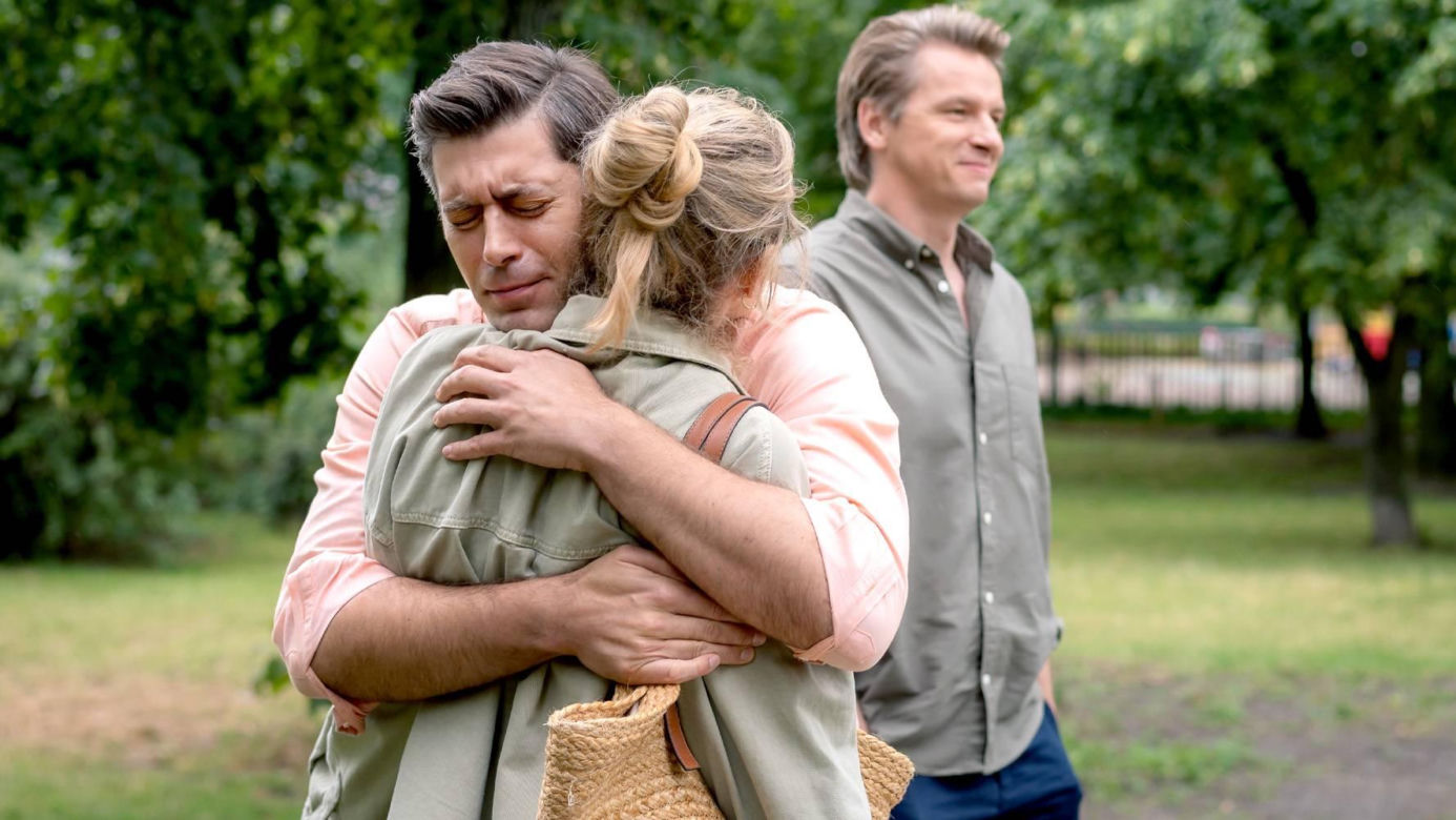 Przyjaciółki, 22 sezon odc. 255. Inga (Małgorzata Socha), Robert (Krzysztof Wieszczek), Andrzej (Adam Adamonis)