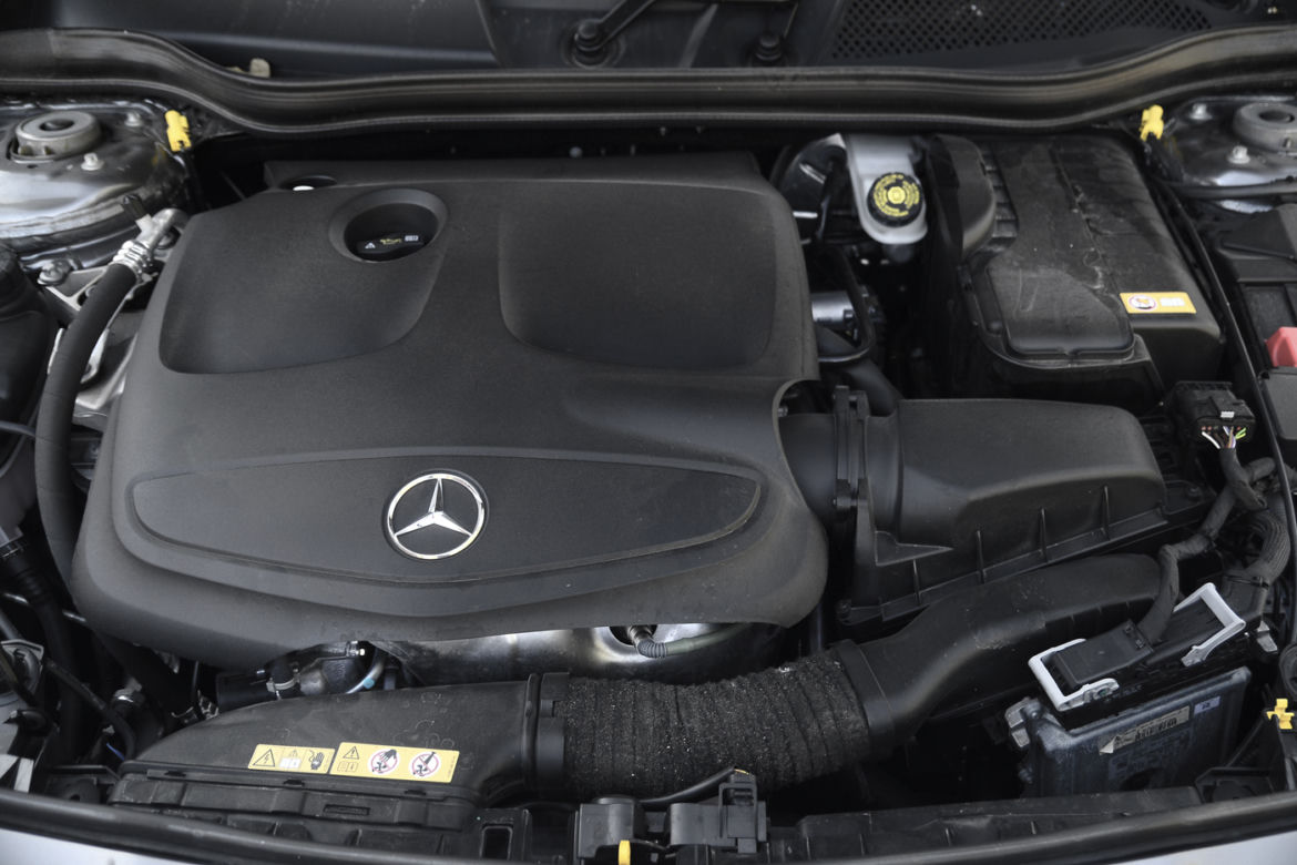 Mercedes-Benz CLA200 Shooting Brake OrangeArt