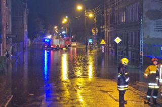 Blisko 300 interwencji strażaków po nocnych burzach. Dolny Śląsk walczy ze skutkami nawałnic