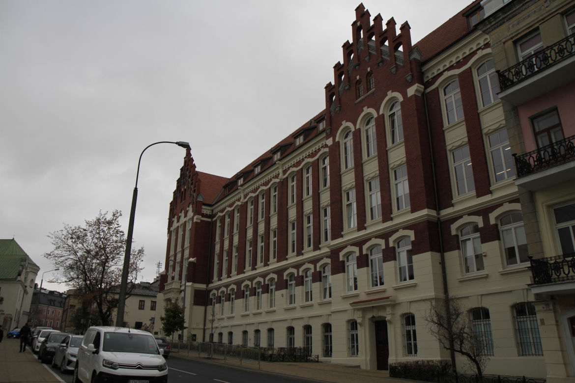 Plac Wolności i jego okolice 100 lat temu oraz w 2024 roku