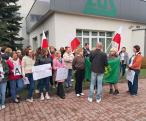 Protest pracowników ZUS-u w Starachowicach