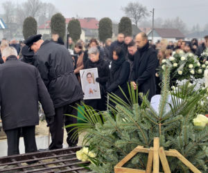 Białe misie strzegą grobu Nikodema Mareckiego. 11-letni aktor zginął w strasznym wypadku