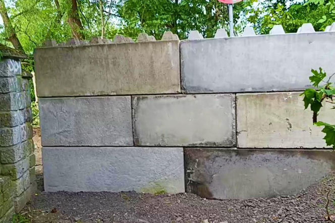 Mur między osiedlami w Szczecinie
