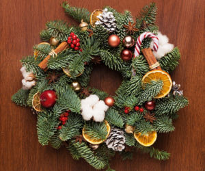 Wianek świąteczny na drzwi