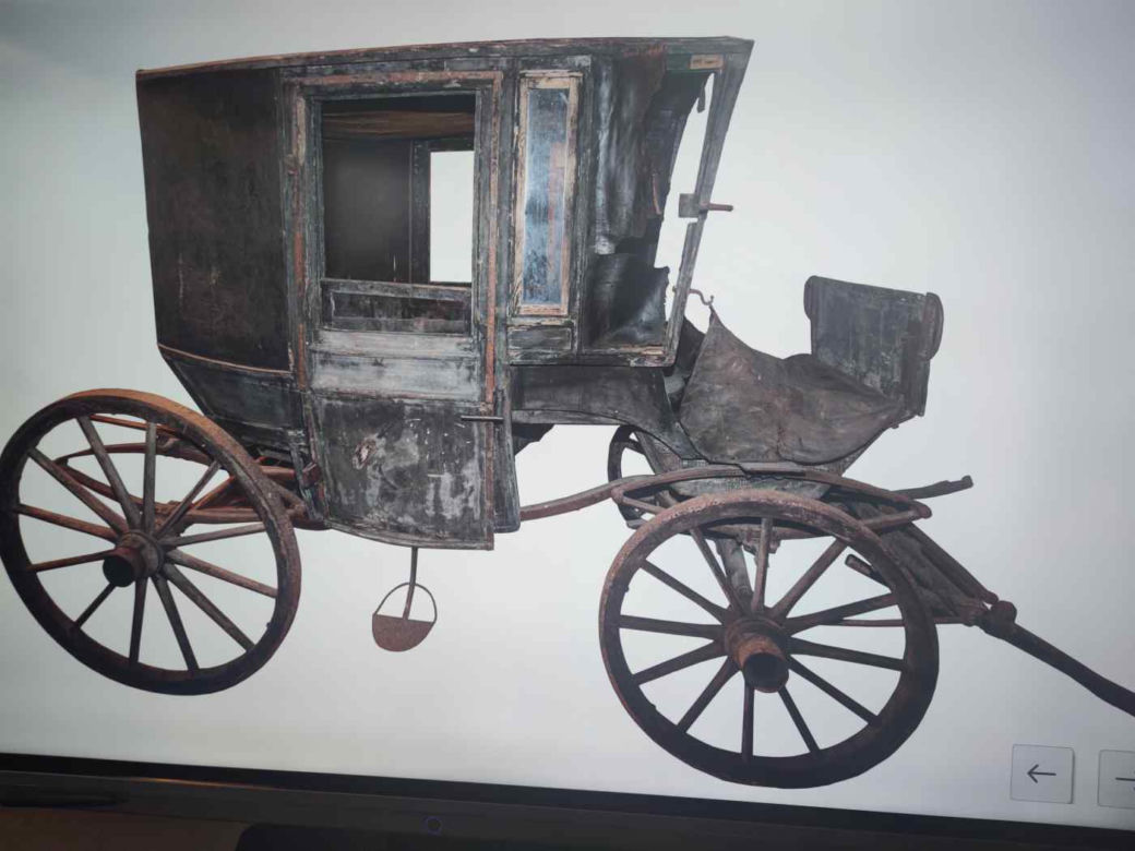 Zabytkowa kareta powróciła do muzeum. To obiekt unikatowy w skali całego kraju [ZDJĘCIA]