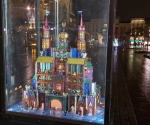 Na krakowskim Rynku pojawiły się już pierwsze świąteczne iluminacje