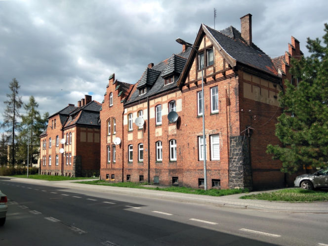 Zachwyca zabytkowym osiedlem familoków. To jedno z najpiękniejszych miast na Śląsku